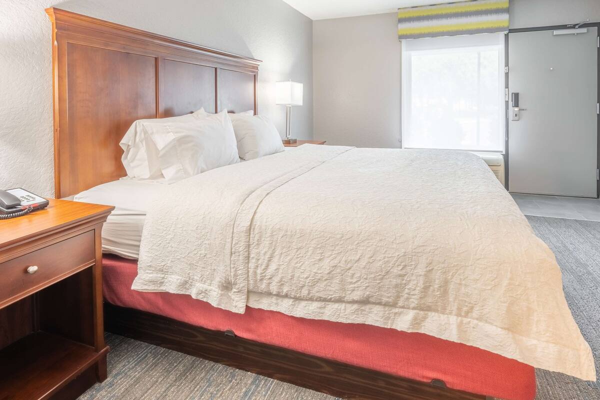 Premium bedding, down duvets, desk, laptop workspace
