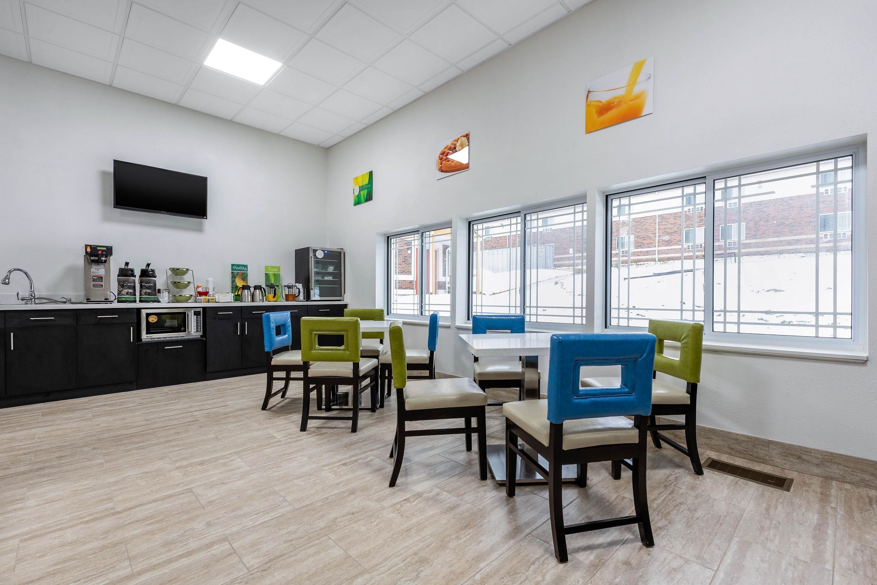 free daily continental breakfast