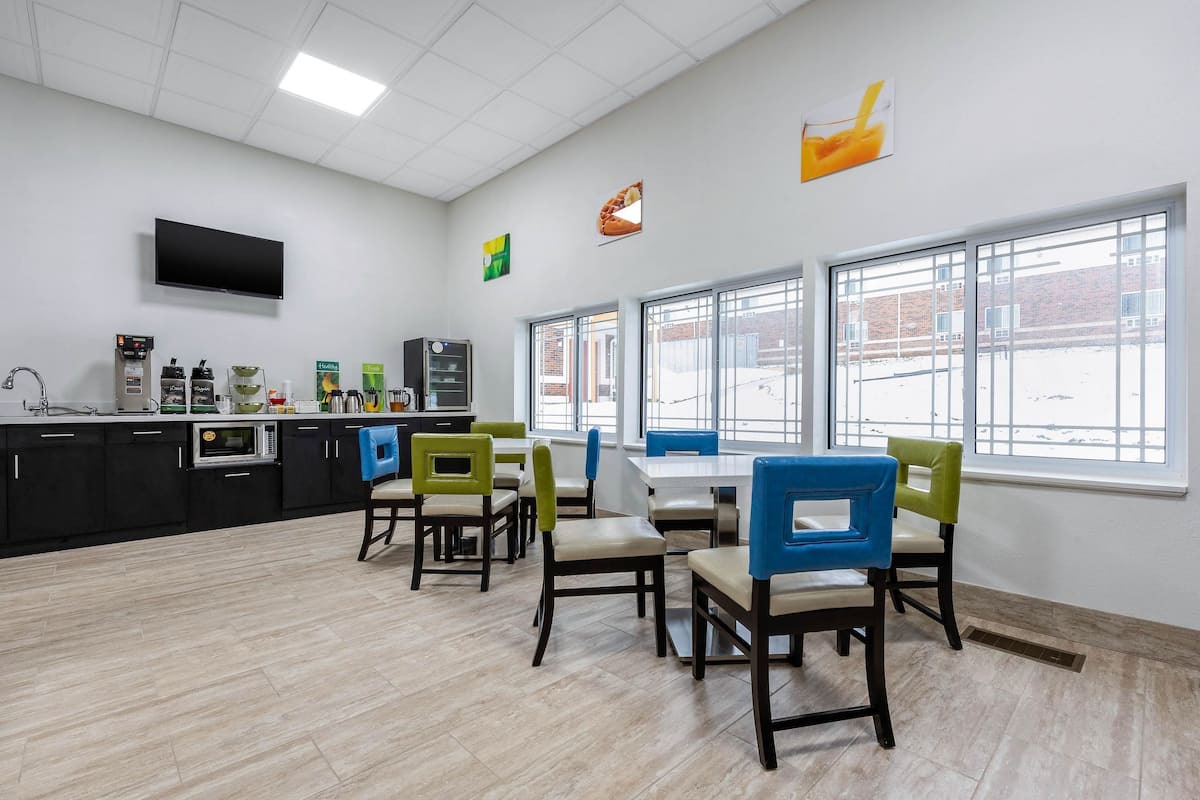 free daily continental breakfast