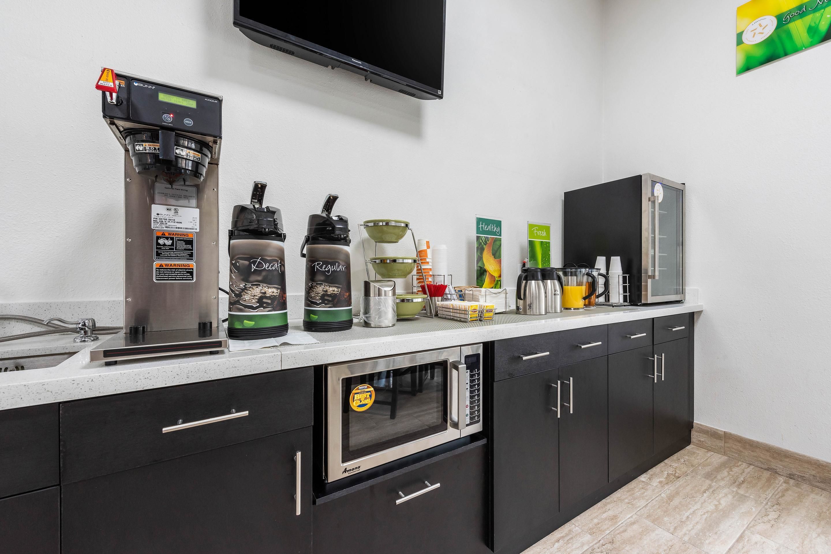 free daily continental breakfast