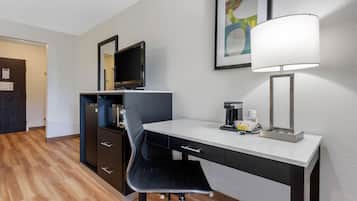 Iron/ironing board, free WiFi, bed sheets