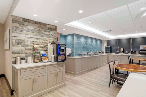 Café da manhã continental grátis todos os dias