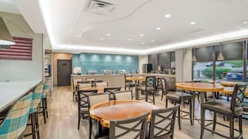 Desayuno continental incluido todos los días