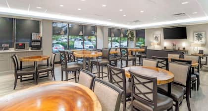 Best Western Plus Greenville I-385 Inn & Suites