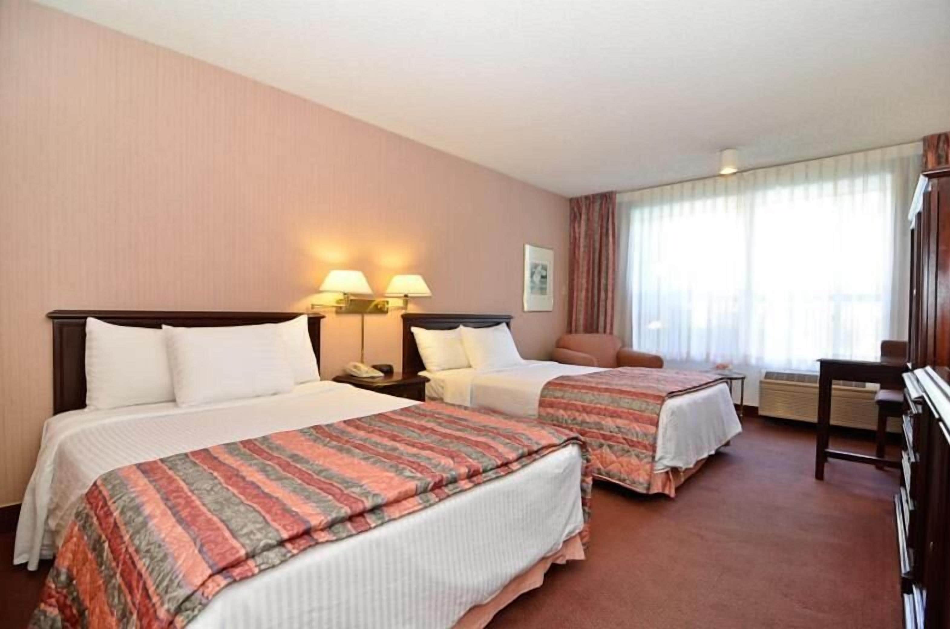 Tallelokero huoneessa, silitysrauta/-lauta, ilmainen Wi-Fi