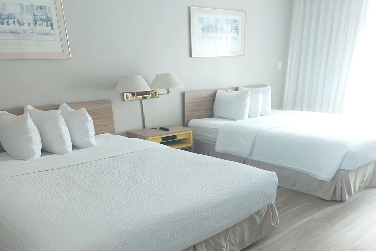 客房内保险箱、熨斗/熨衣板、免费 WiFi、床单