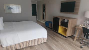 Quarto, 1 cama King, para não fumantes | Cofres nos quartos, ferros/tábuas de passar roupa, Wi-Fi de cortesia