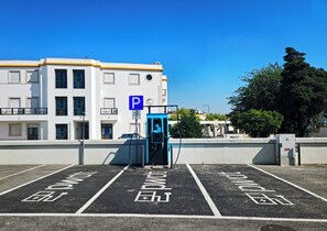 Stesen pengecasan kenderaan elektrik