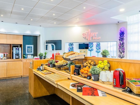 Daily buffet breakfast (EUR 9.9 per person)