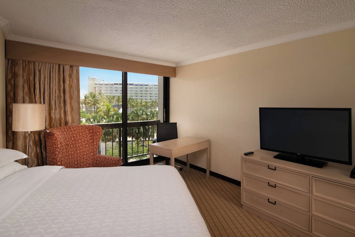 Zimmer, 1 Queen-Bett | 1 Schlafzimmer, hochwertige Bettwaren, Daunenbettdecken, Minibar