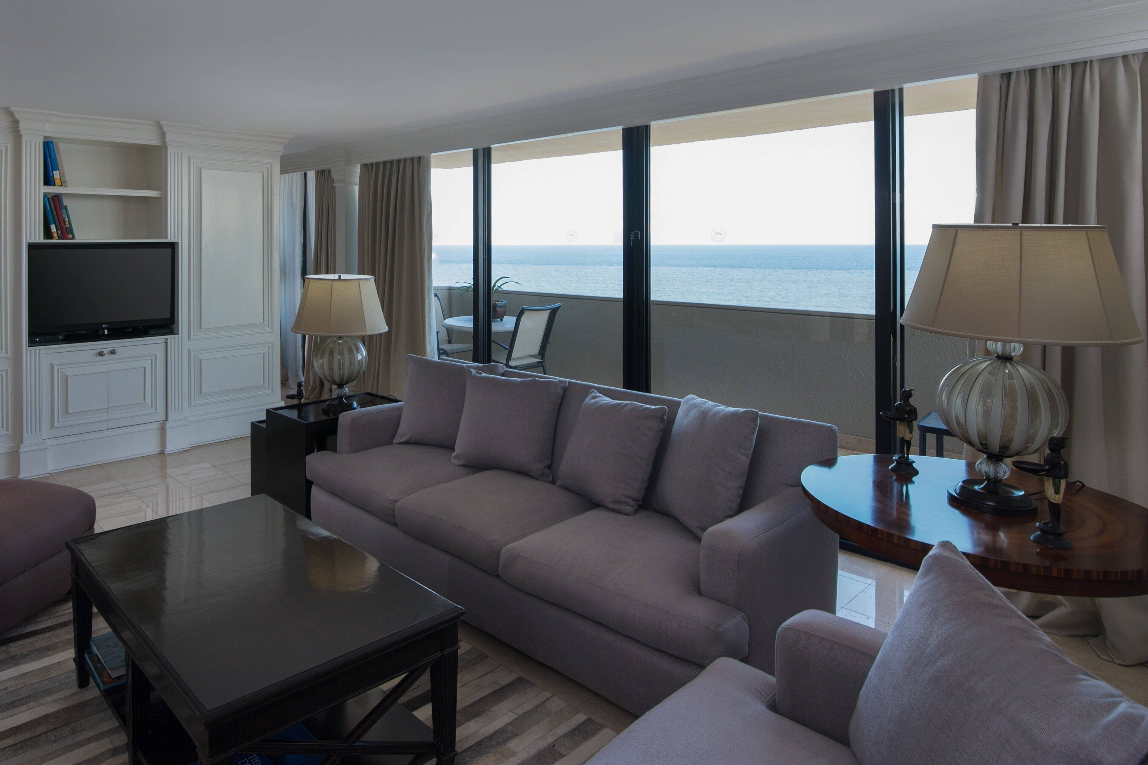 1 bedroom, premium bedding, down duvets, minibar