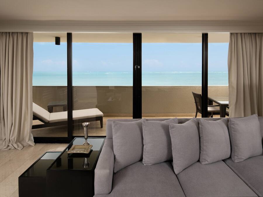 42-tums plasma-tv med kabelkanaler, tv och betalfilmer