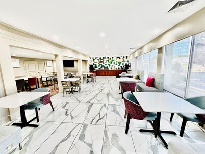 Quality Inn & Suites McDonough South I-75