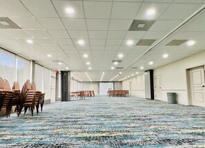 Banquet hall - Quality Inn & Suites McDonough South I-75 (McDonough)