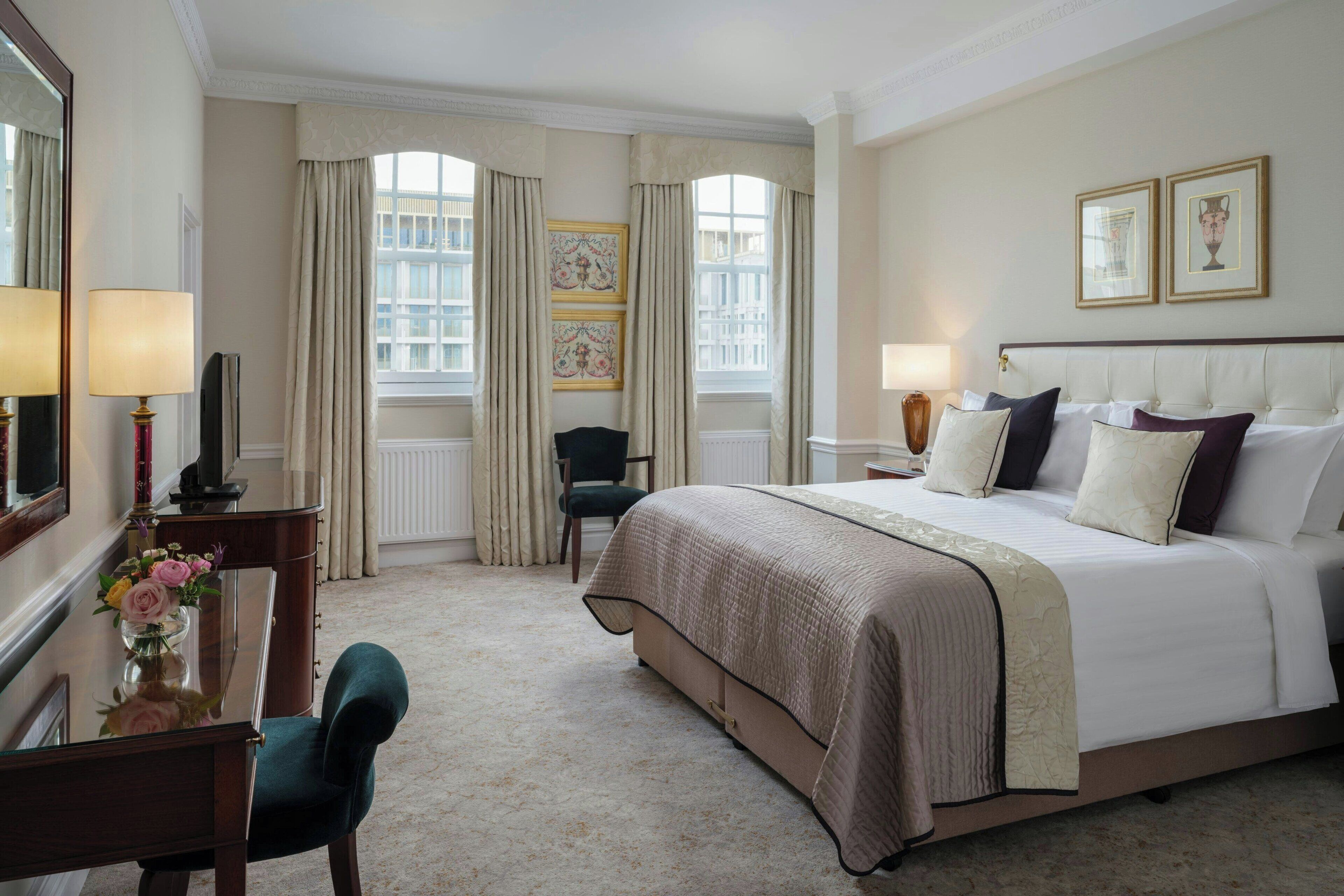 Deluxe Suite, 1 Bedroom | Premium bedding, pillowtop beds, in-room safe, desk