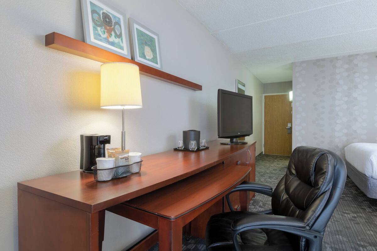 In-room safe, desk, iron/ironing board, free cots/infant beds