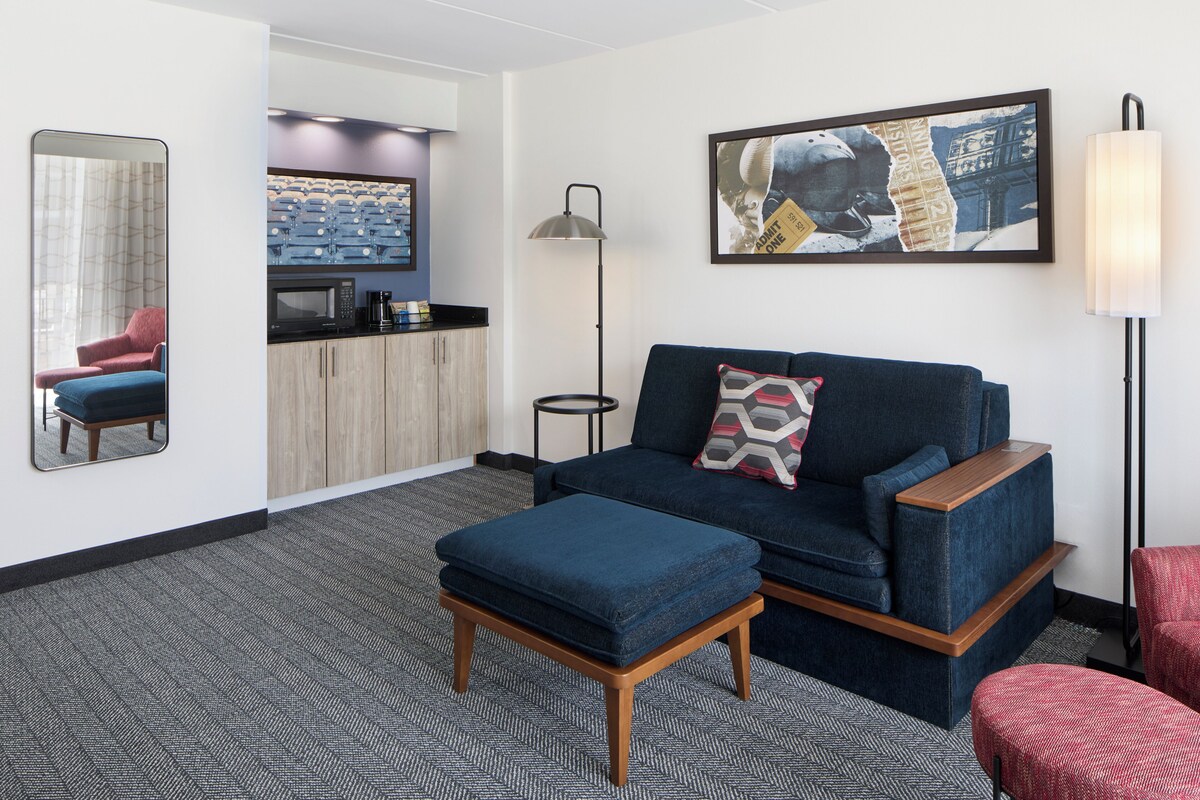 In-room safe, desk, iron/ironing board, free WiFi