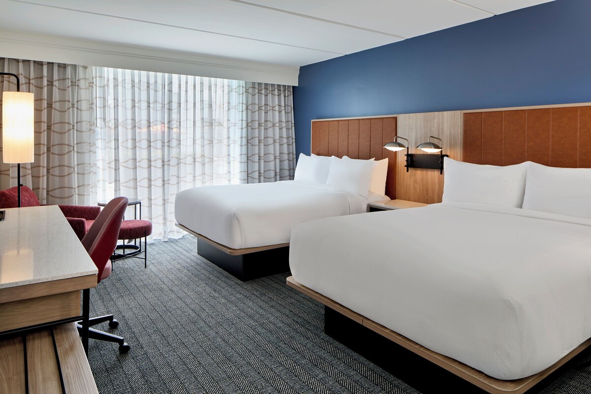 In-room safe, desk, iron/ironing board, free WiFi