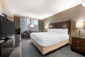 In-room safe, blackout curtains, iron/ironing board - Best Western Grant Park Hotel (Chicago)