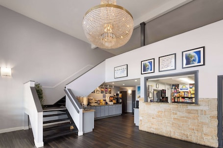 Lobby. Days Inn by Wyndham Aberdeen