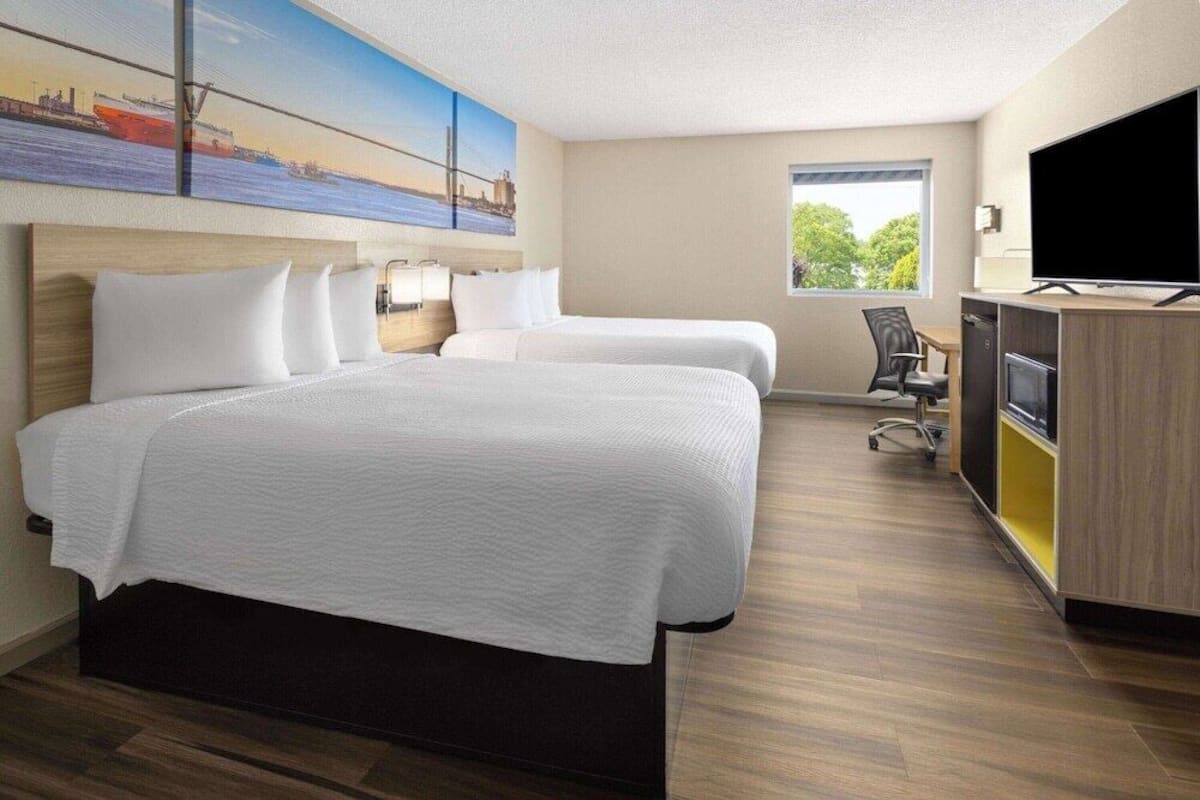 In-room safe, desk, soundproofing, iron/ironing board