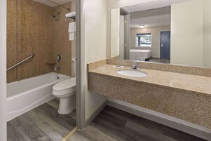 Bañera con ducha, cabezal de ducha con hidromasaje