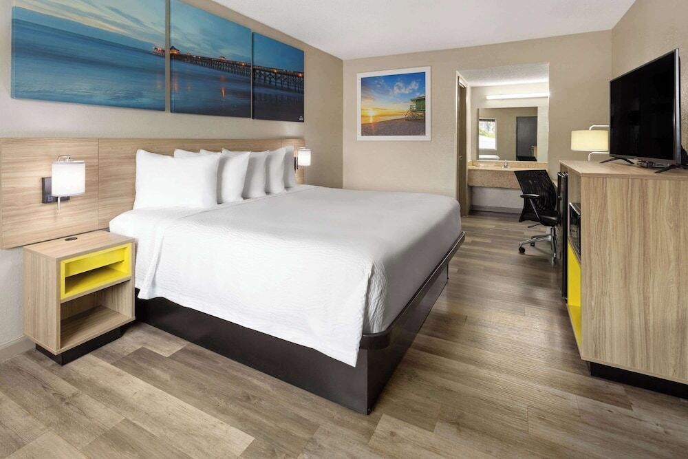 In-room safe, desk, soundproofing, iron/ironing board