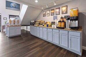 Desayuno para llevar gratuito y diario