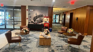 Coin salon dans le hall