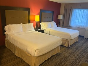 Combined shower/tub, free toiletries, hair dryer, towels - Randolph Hotel Liverpool/Syracuse/Airport West, Trademark (Liverpool)