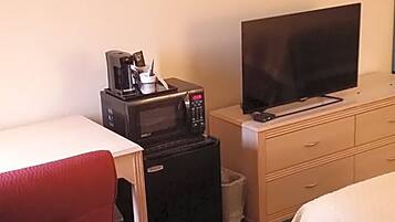 Mobiliario individual, escritorio, espacio para trabajar con un portátil