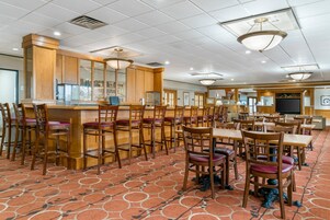 包含每日自助早餐