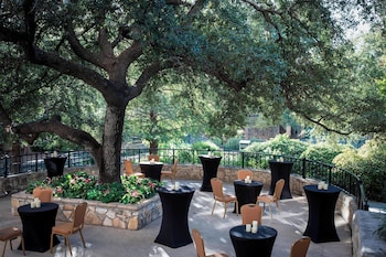 Reception area at Marriott San Antonio Riverwalk