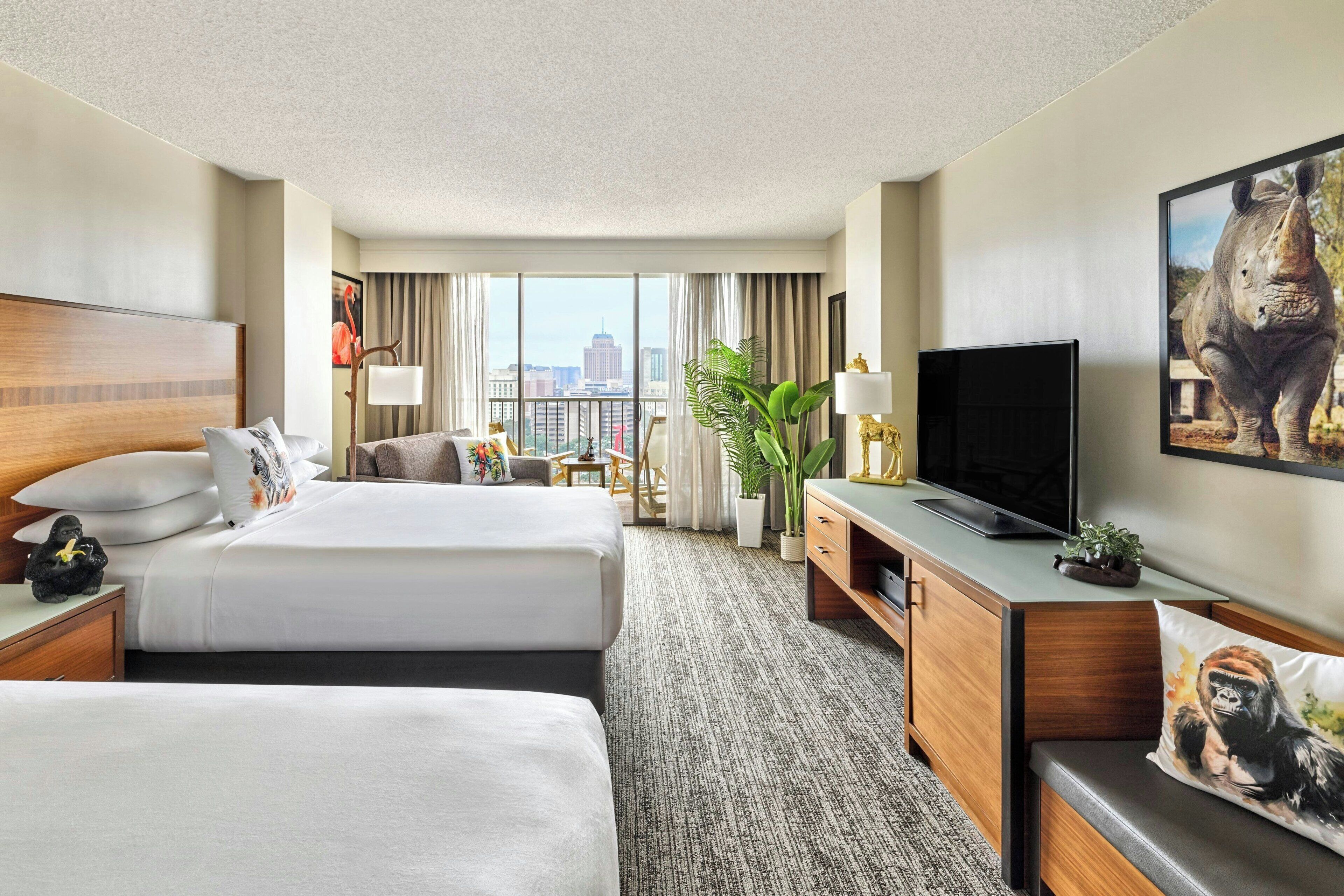 ห้องพัก, เตียงใหญ่ 2 เตียง, ระเบียง (View) | เตียงพร้อมฟูกเสริมที่นอน, ตู้นิรภัยในห้องพัก, โต๊ะทำงาน