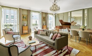Premium bedding, down duvets, pillow-top beds, minibar