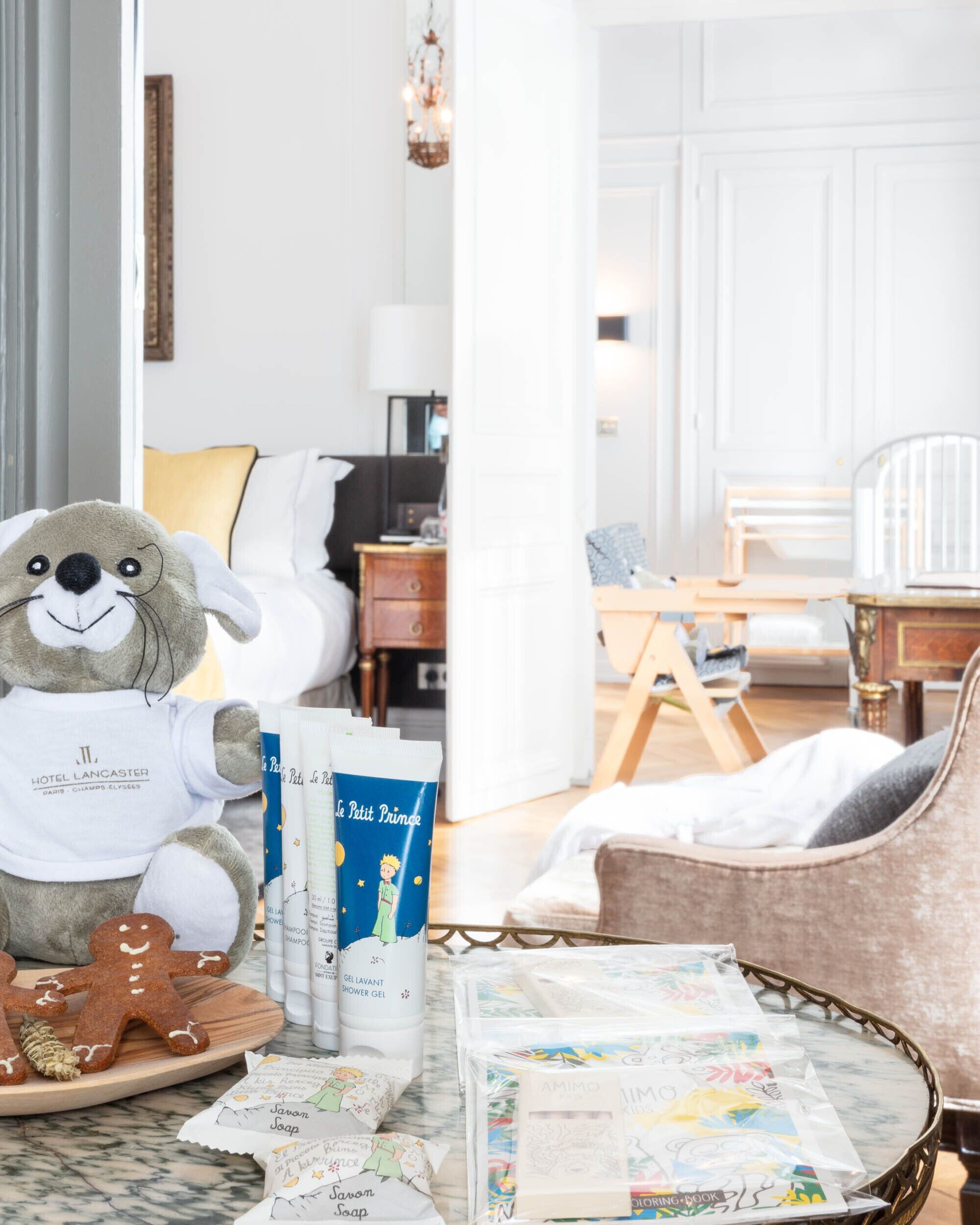 Perhehuone | Ylelliset vuodevaatteet, untuvapeitot, pillowtop-patjalliset sängyt