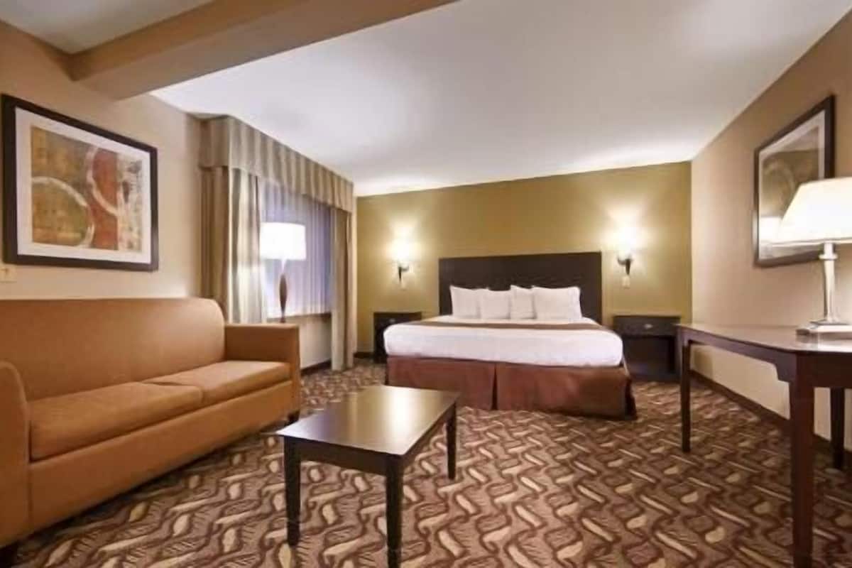 Escritorio, tabla de planchar con plancha y cunas gratuitas