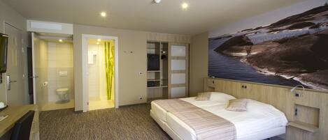 Superior tweepersoonskamer | 1 slaapkamer, hypoallergeen beddengoed, een bureau, een laptopwerkplek