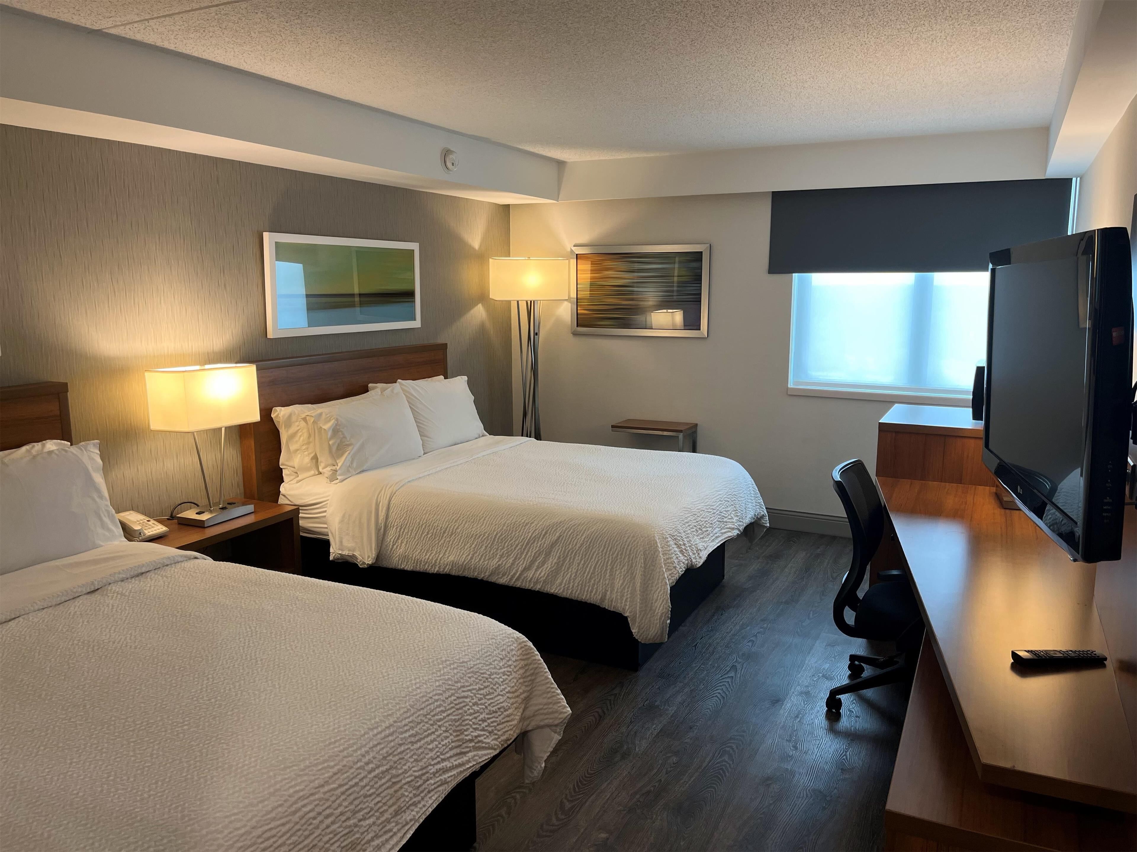 1 bedroom, hypo-allergenic bedding, desk, laptop workspace