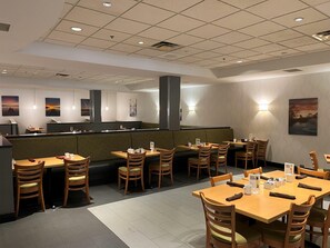 Petit déjeuner préparé sur commande servi tous les jours en supplément