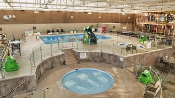 Piscine intérieure