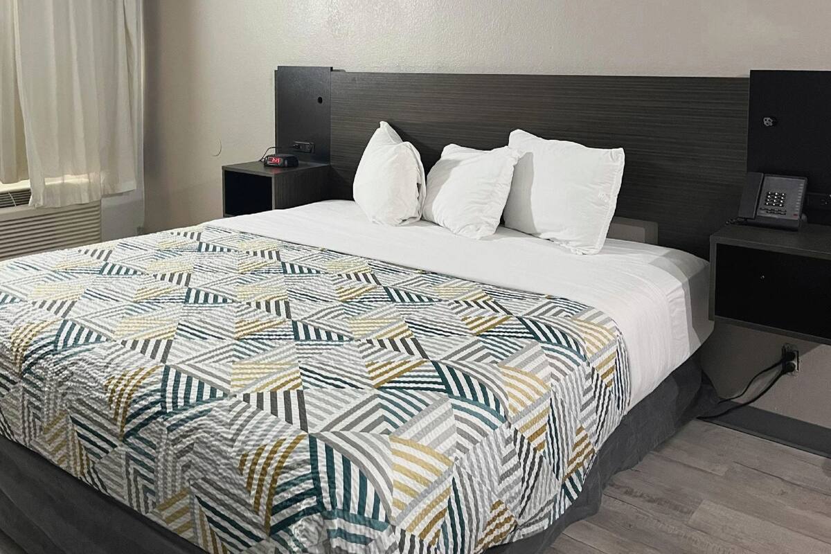 Desk, iron/ironing board, free WiFi, bed sheets