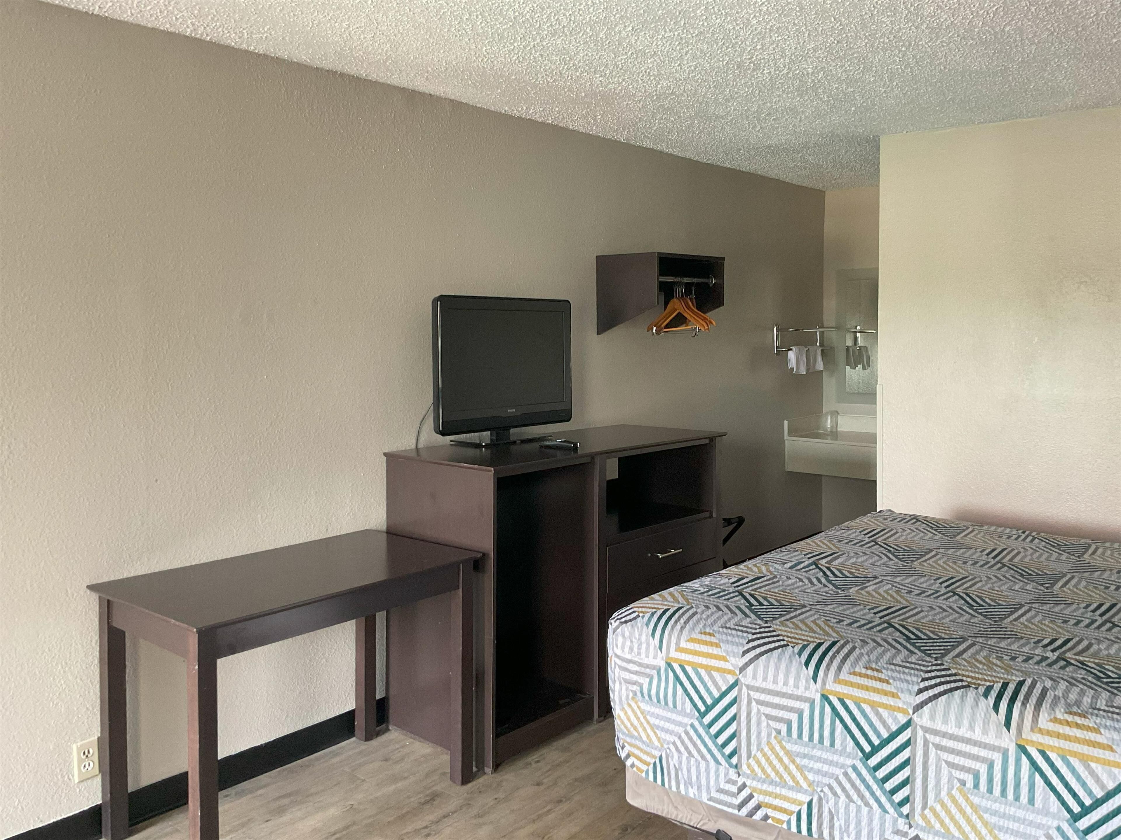 Desk, iron/ironing board, free WiFi, bed sheets