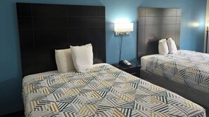 Skrivebord, strykejern/-brett, wi-fi (inkludert) og sengetøy