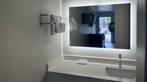 Deep soaking tub, free toiletries, hair dryer, towels