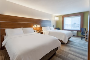 Suite, 1 chambre | Coffre-fort, bureau, rideaux d’obscurcissement