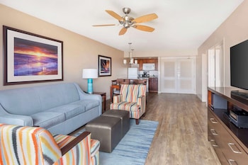 Flat-screen TV, DVD player, pay movies at Hilton Vacation Club Kaanapali Beach Maui