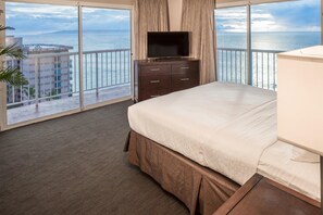 Habitación, 1 cama King size, vista al océano (Panoramic) | Caja de seguridad en la habitación y escritorio 
