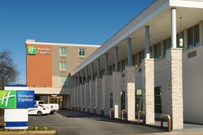 Exterior - Holiday Inn Express Baltimore at the Stadiums by IHG (Baltimore)