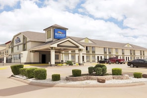 Exterior - Baymont by Wyndham Oklahoma City Airport (Oklahoma City)